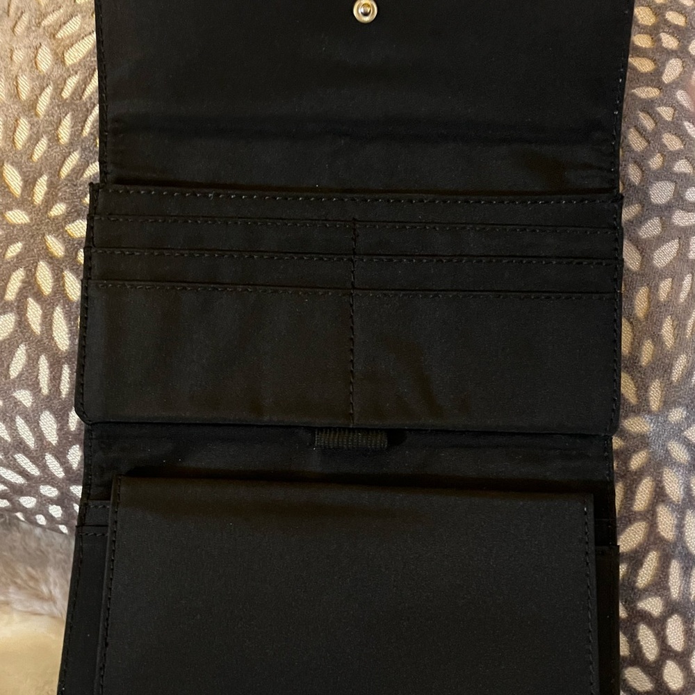 Liz Claiborne Black Wallet - Picture 7 of 8